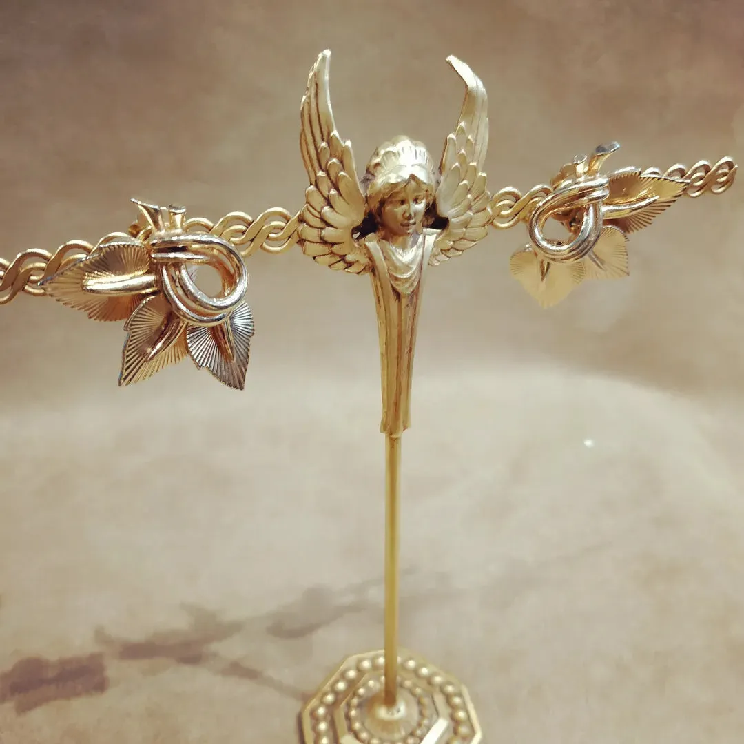 Boucher Gold Leafy Vintage earrings