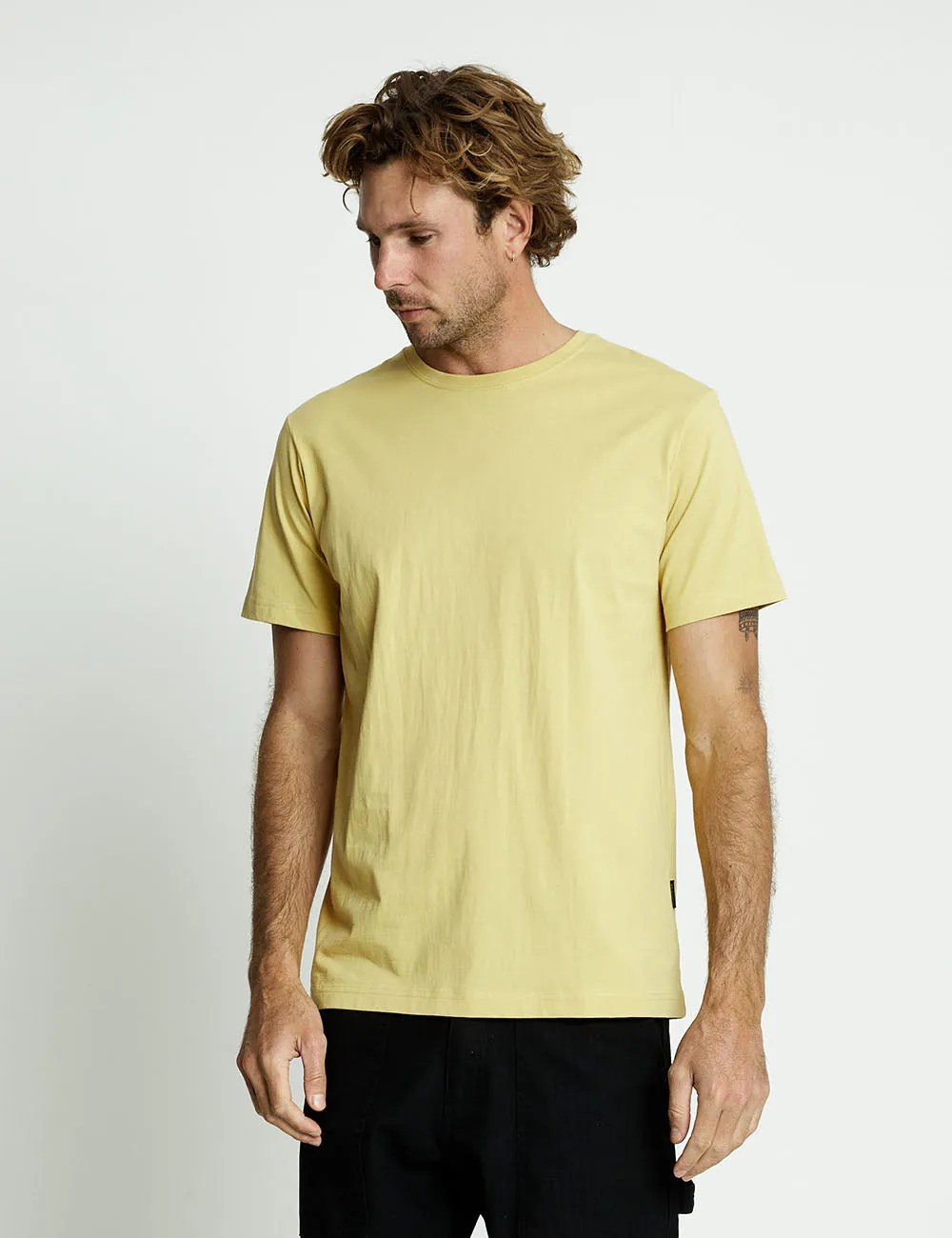Reginald Organic Tee - Yellow Ochre