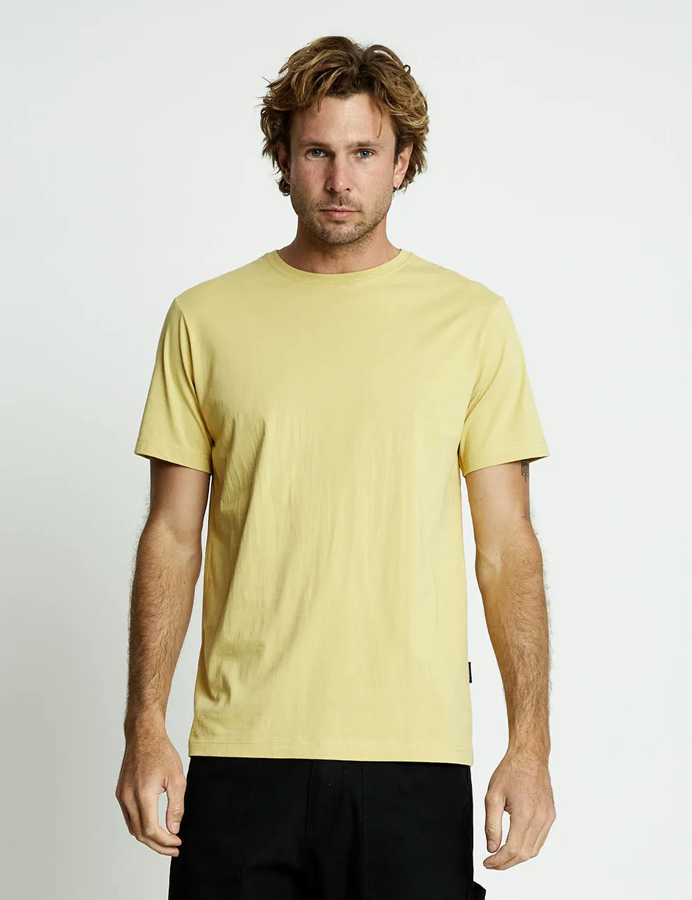 Reginald Organic Tee - Yellow Ochre